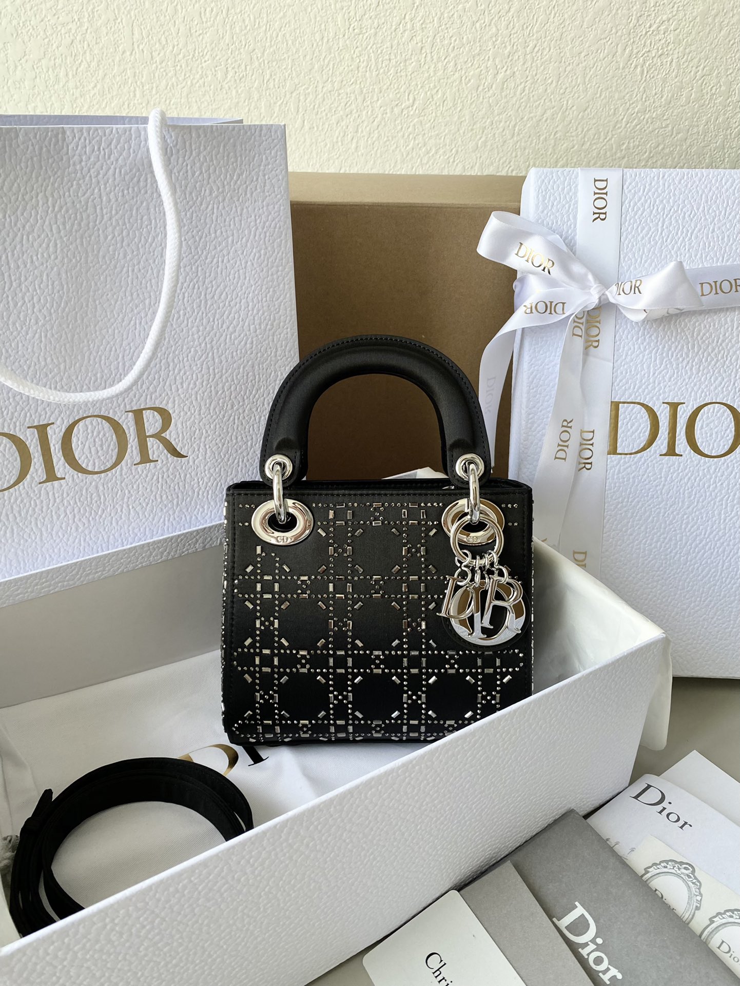 1704715949.7482IfanSpadzO LADY 17CM DIOR  M0505 1.jpg