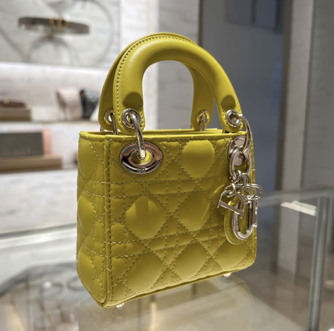 1704780274.789SaRUYQTKFxMICRO LADY DIOR BAG  S0856ONGE_M32Y 7.jpg