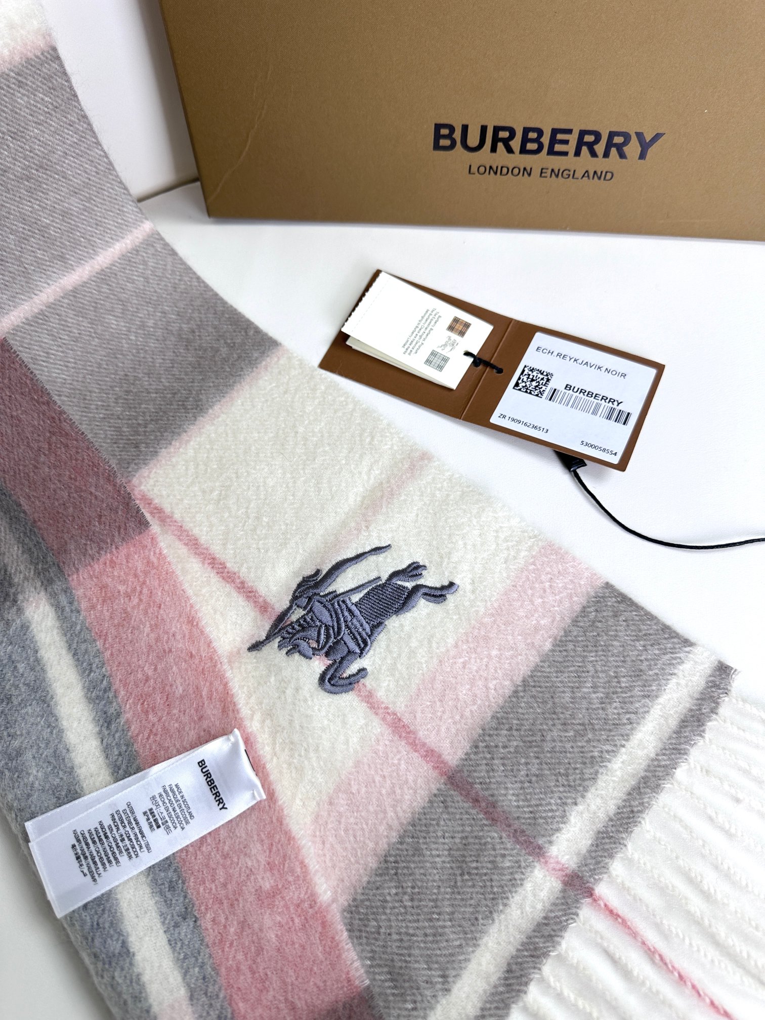 1705204129.1434dXePToyhbjBurberry 2023 7.jpg