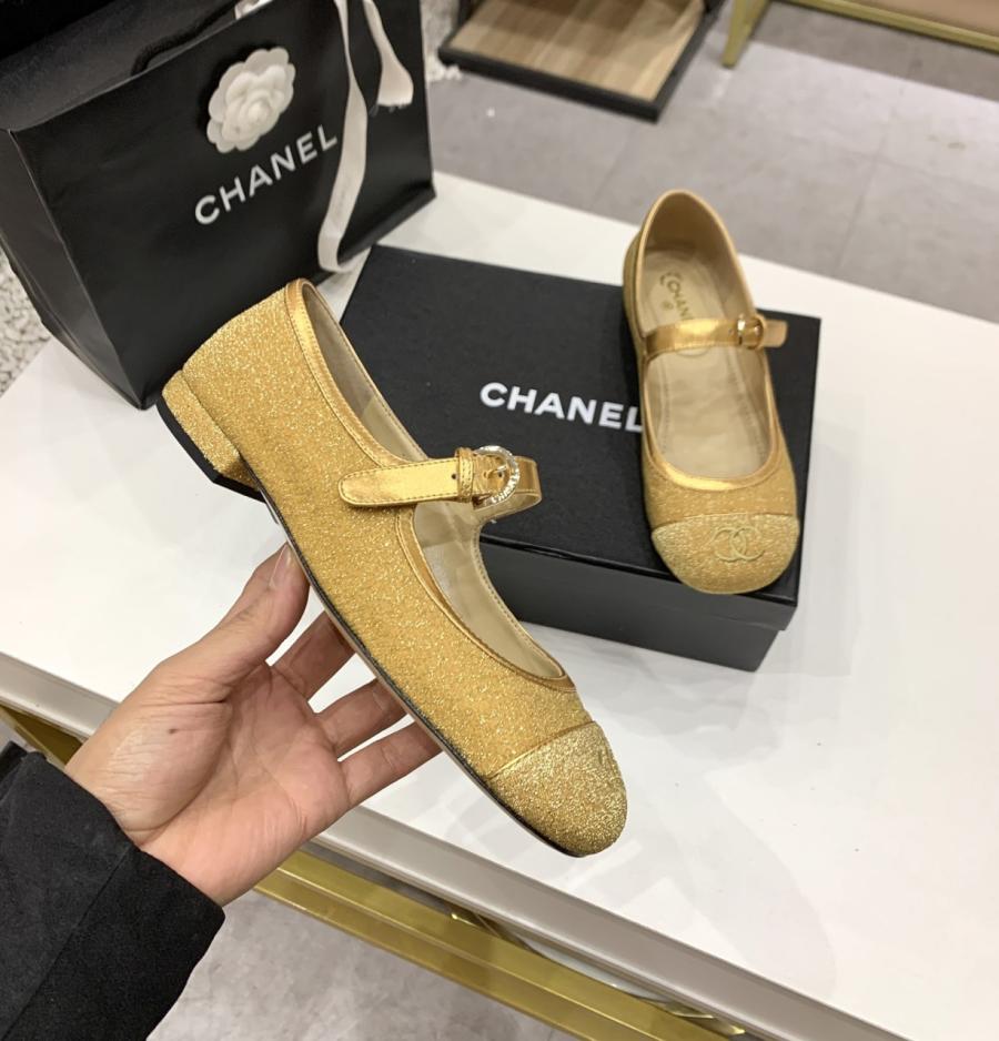 1725117051.3305lsguvpMxVLChanel Mary Jane Shoes gold -01.jpg