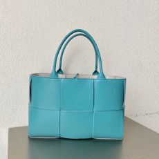 보테가베네타 Bottega Veneta 609175 Arco tote 토트백 스모그블루 41cm