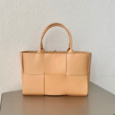 보테가베네타 Bottega Veneta 609175 Arco tote 토트백 아몬드색 41cm