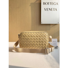 보테가베네타 Bottega Veneta 710048 클래식 인트레치아토 스몰 카메라 백 25cm