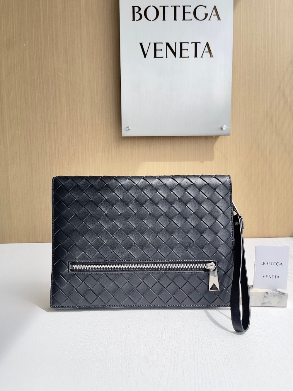 보테가베네타 Bottega Veneta 693675 클래식 인트레치아토 스몰 도큐먼트 케이스 27.5cm