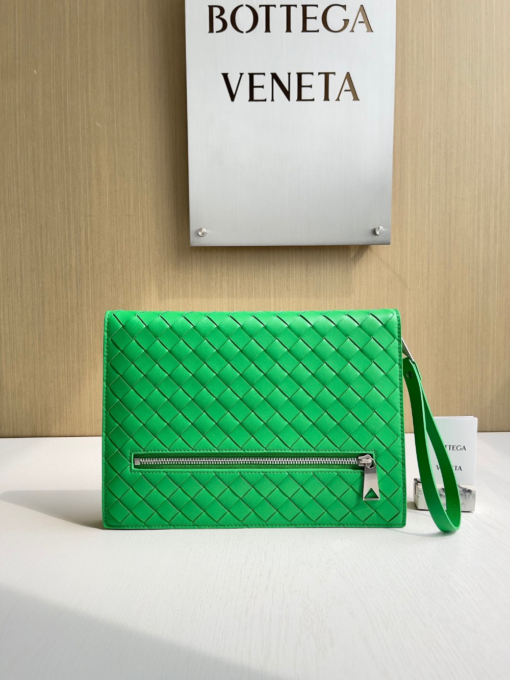 보테가베네타 Bottega Veneta 693675 클래식 인트레치아토 스몰 도큐먼트 케이스 27.5cm