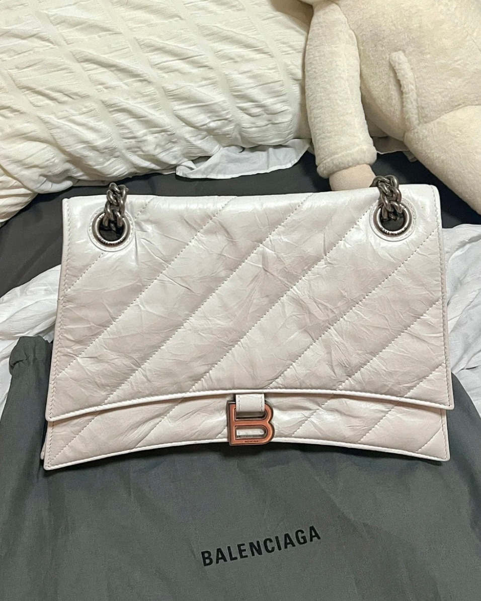 발렌시아가 Balenciaga 716393 퀼트 CRUSH MEDIUM 체인백