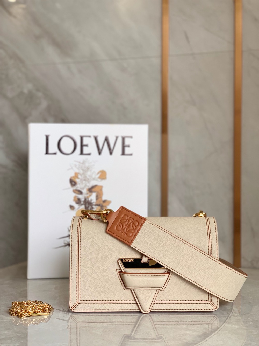 로에베 Loewe 크로스 백 24CM