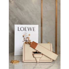 로에베 Loewe 크로스 백 24CM