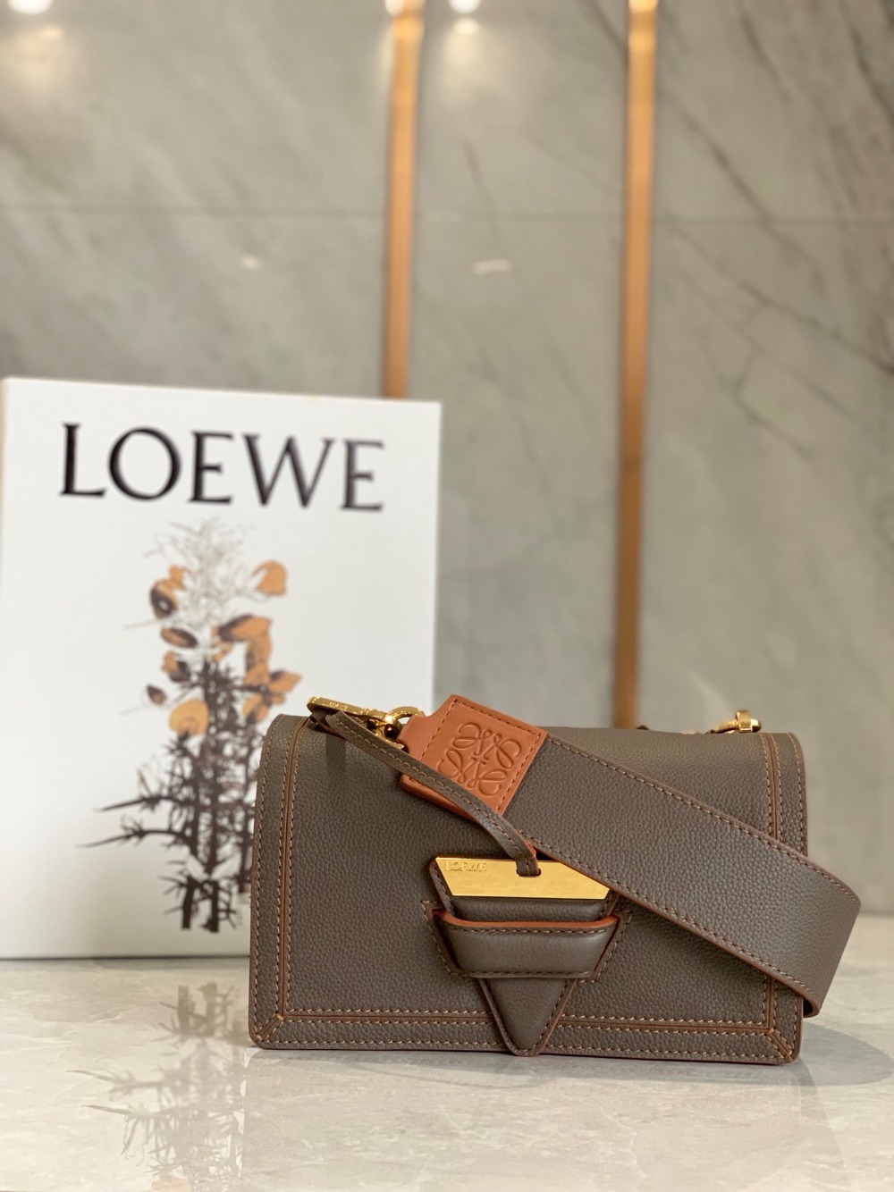 로에베 Loewe 크로스 백 24CM