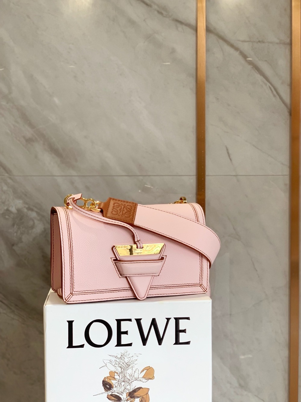 로에베 Loewe 크로스 백 24CM