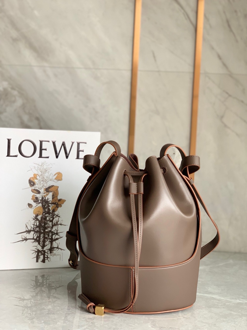 로에베 Loewe 버킷 백 13CM