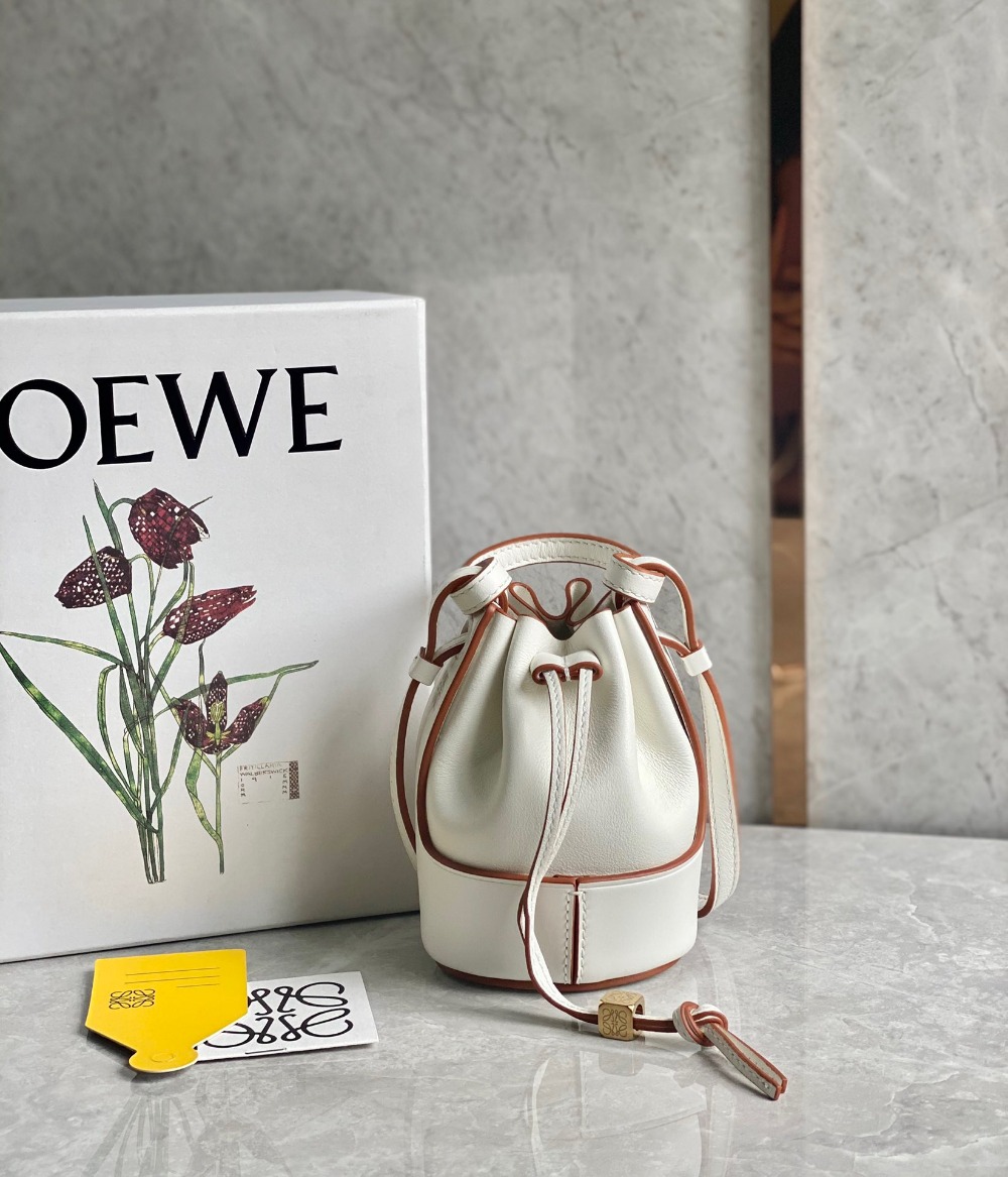 로에베 Loewe 버킷 백 13CM