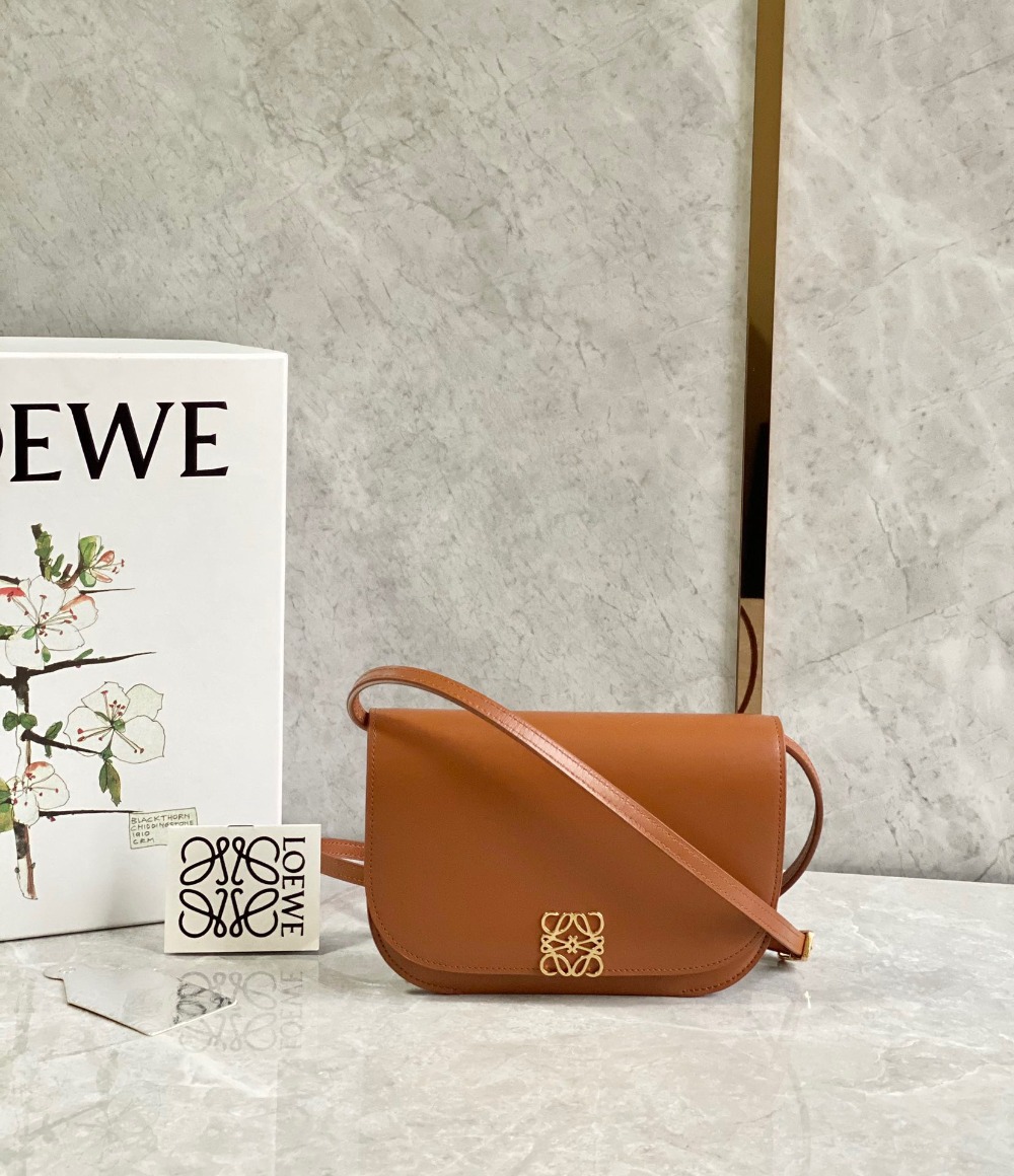 로에베 Loewe Goya 크로스 백 18.5CM