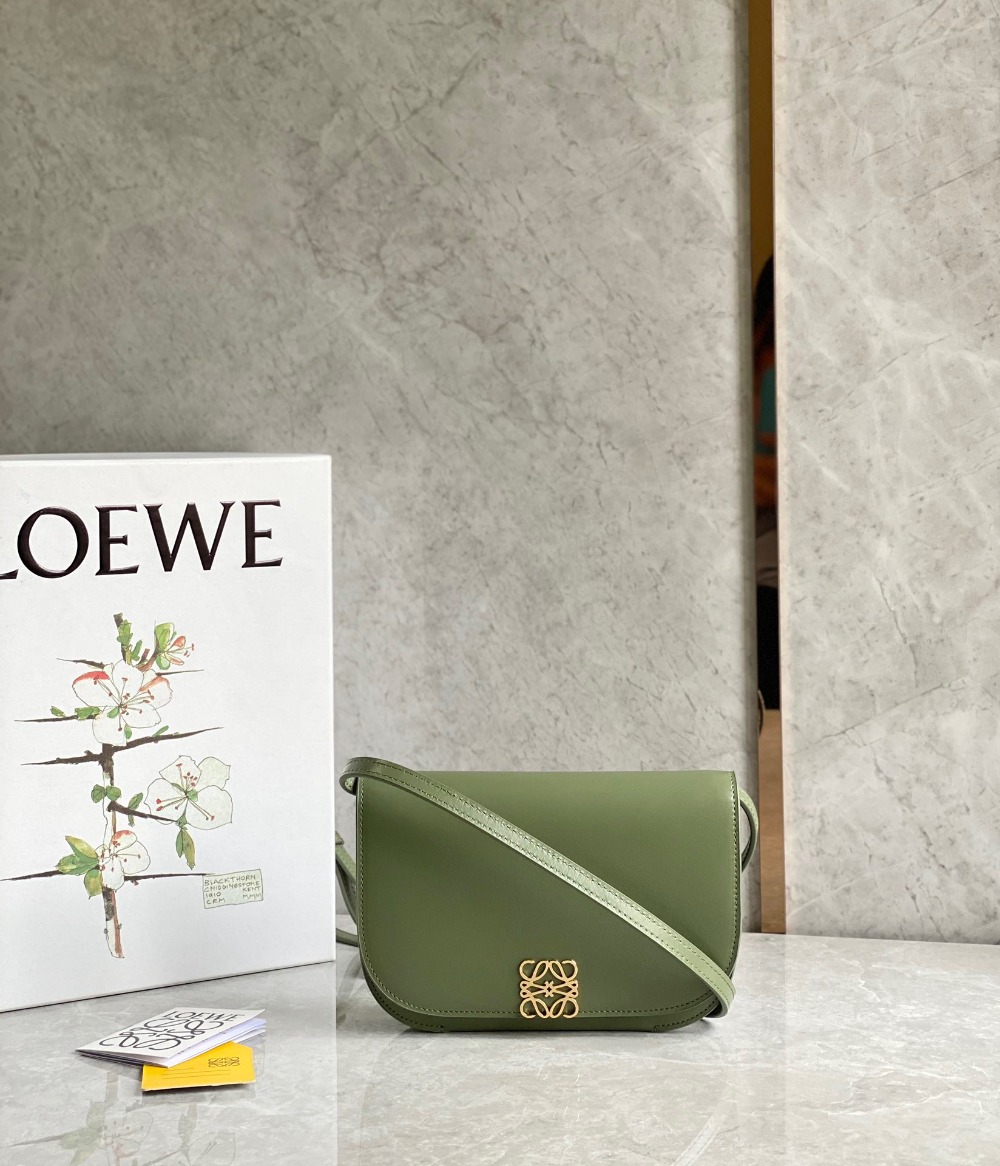 로에베 Loewe Goya 크로스 백 18.5CM