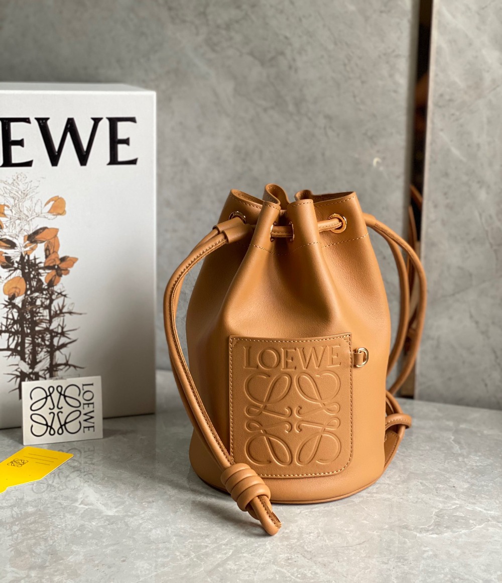 로에베 Loewe 버킷 백 26CM