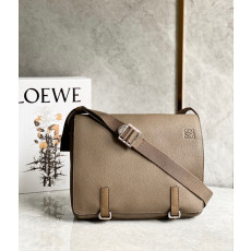 로에베 Loewe 크로스 백 33CM