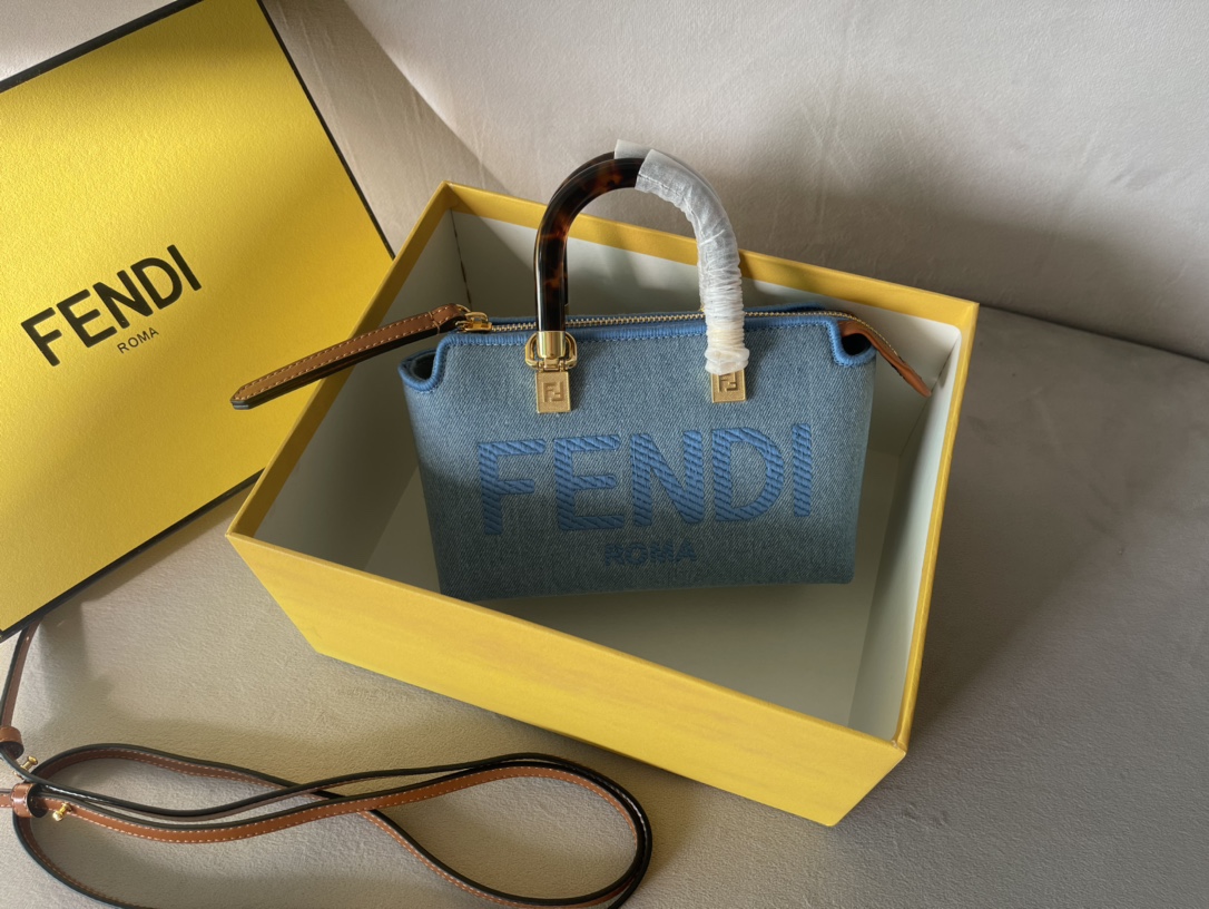 Fendi 펜디 바이더웨이 카프스킨 미니 보스턴백 20.5cm