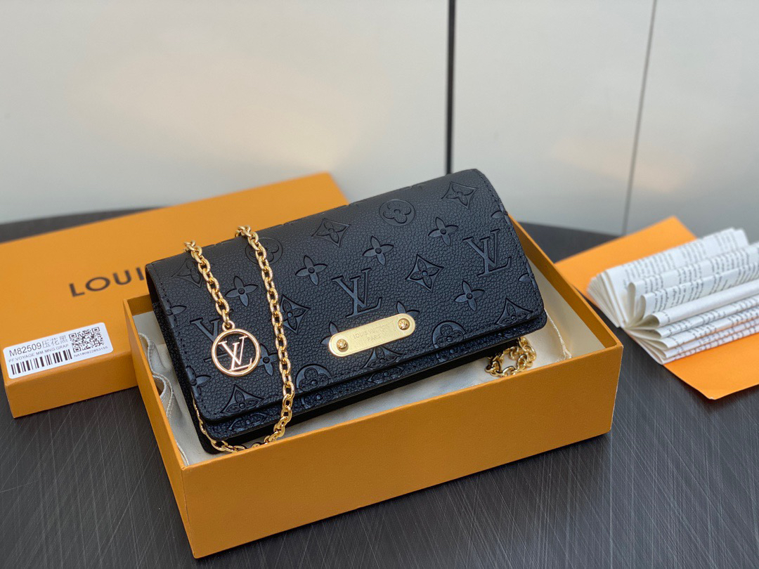 LOUIS VUITTON 루이비통 월릿 온 체인 릴리 M82509