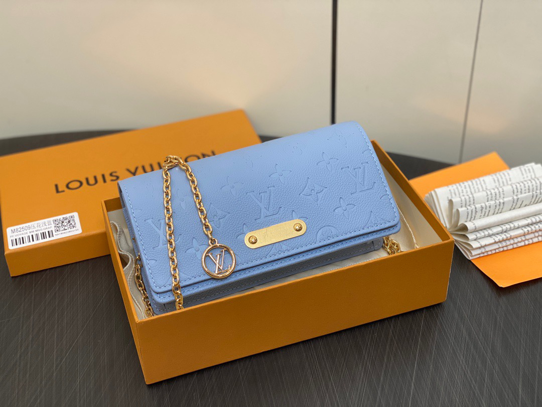 LOUIS VUITTON 루이비통 월릿 온 체인 릴리 M82509