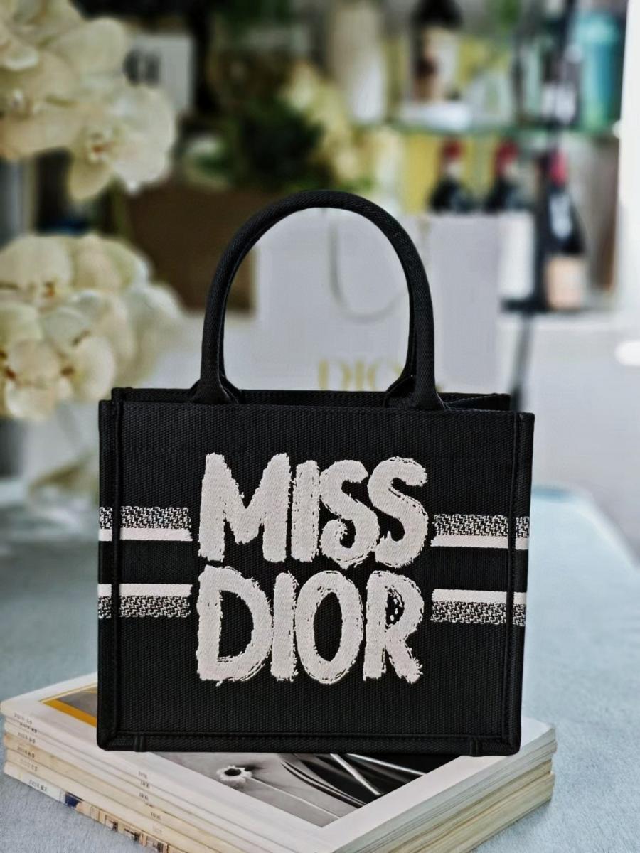 디올 북토트백 투톤 Miss dior 그래비티 자수 스몰, 미듐